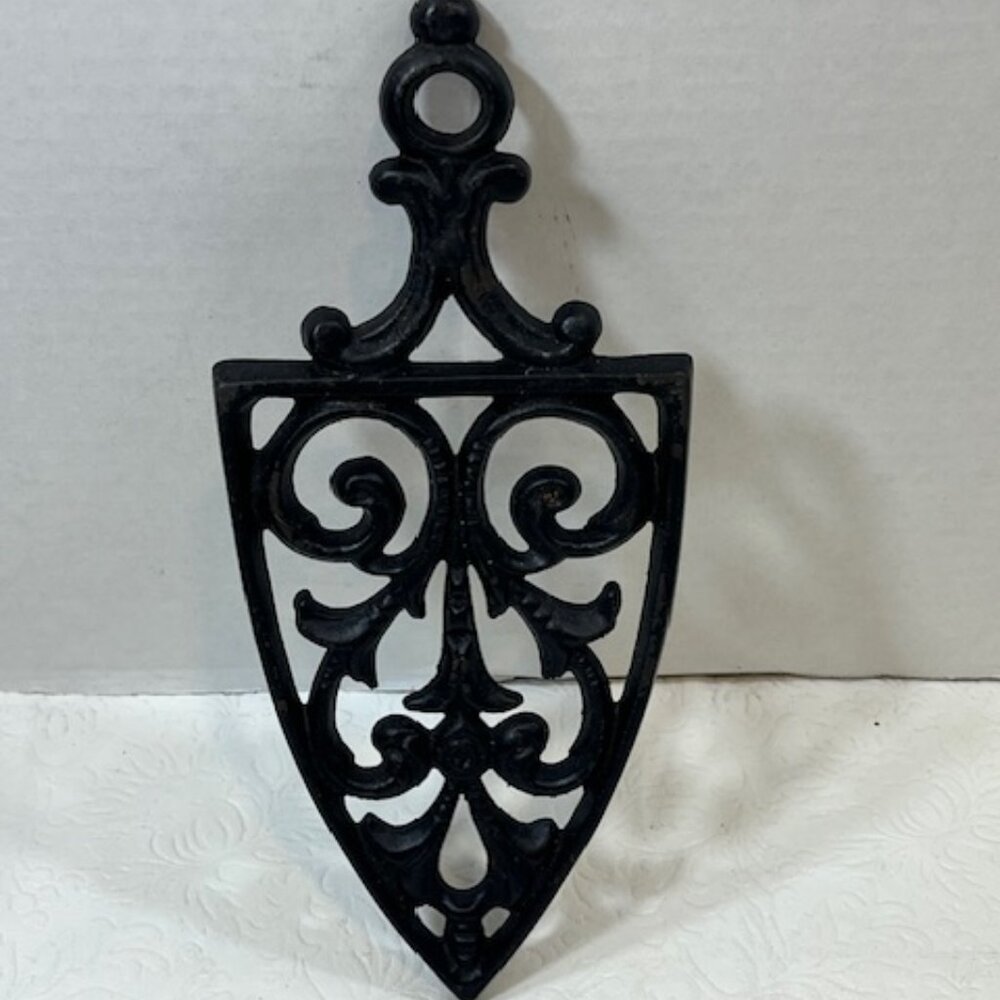 VTG Cathedral Cast Iron 3-Footed Trivet Pot Rest Dinner Serving Table 9"x4"